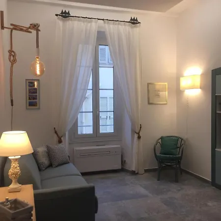 דירה Avec Mezzanine, Climatise, Au Coeur De Menton, Proche Plages Et Commerces - Fr-1-196-300