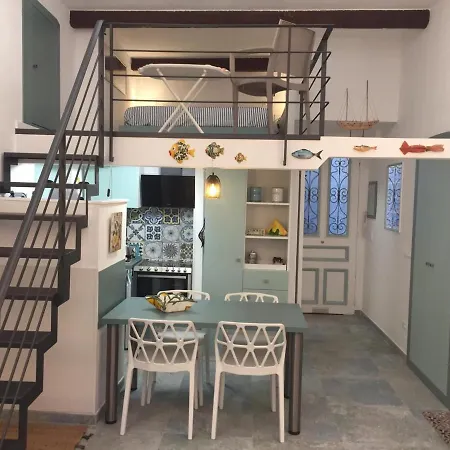 Avec Mezzanine, Climatise, Au Coeur De Menton, Proche Plages Et Commerces - Fr-1-196-300 דירה
