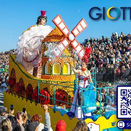 Avec Mezzanine, Climatise, Au Coeur De Menton, Proche Plages Et Commerces - Fr-1-196-300 *